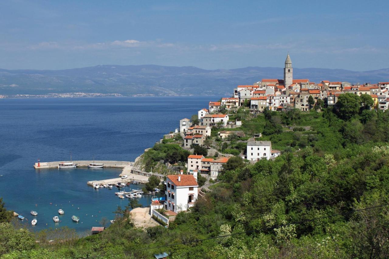 Double Room Vrbnik 5301B Екстериор снимка